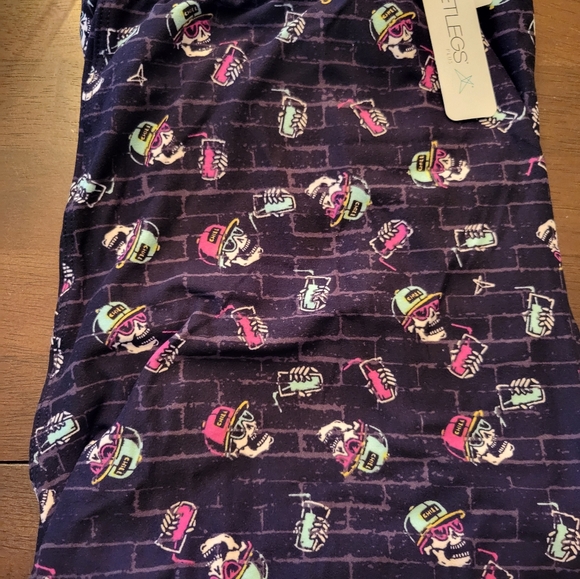 Sweetlegs - Picture 2 of 9